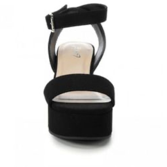 Beautiful,Black Y•not? Heels - Picture 1 of 5